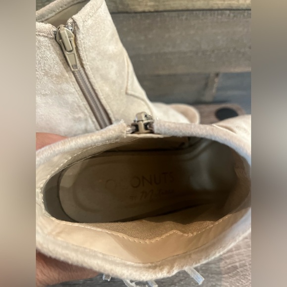 Coconuts by Matisse Size 8 Arlo Cream Faux Suede Open Toe Ankle Booties - Picture 15 of 16